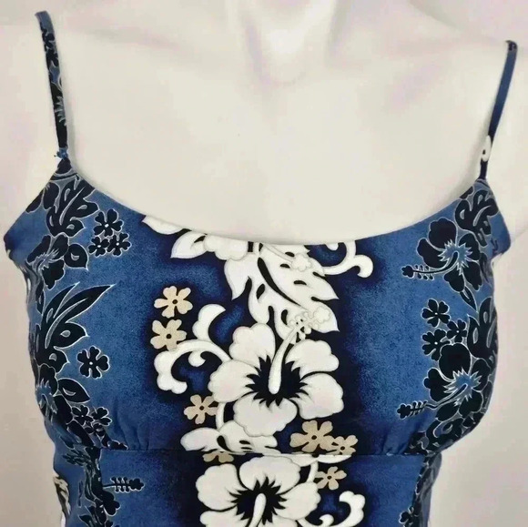 Royal Creations Hawaiian Dress Size Medium EUC - Picture 3 of 10